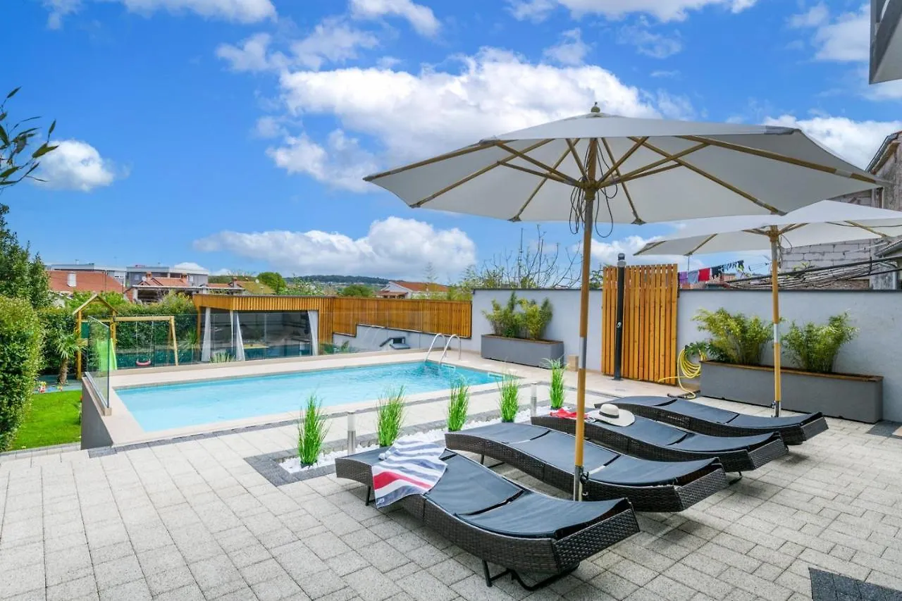 Lounge House Dolce Vita Пула 0*,  Хорватия