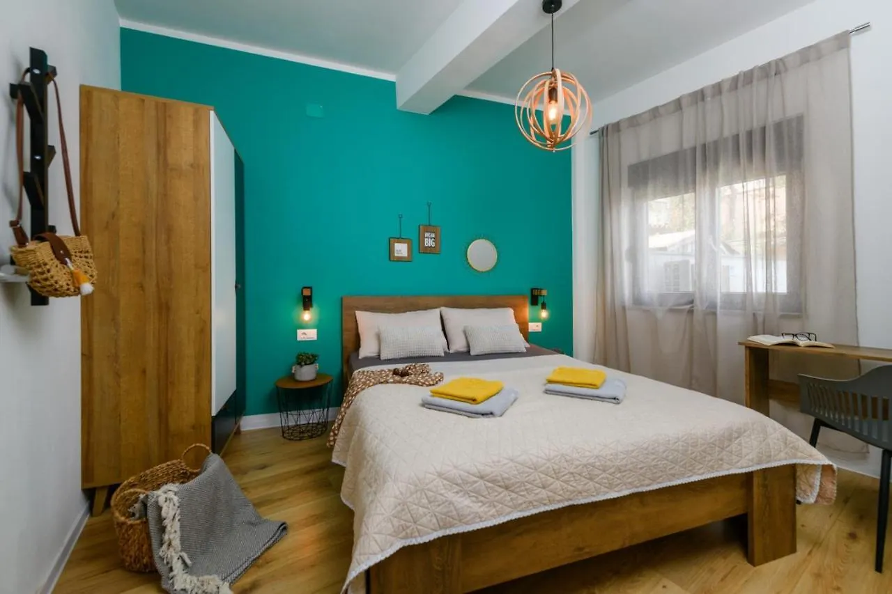 Lounge House Dolce Vita Пула Вилла