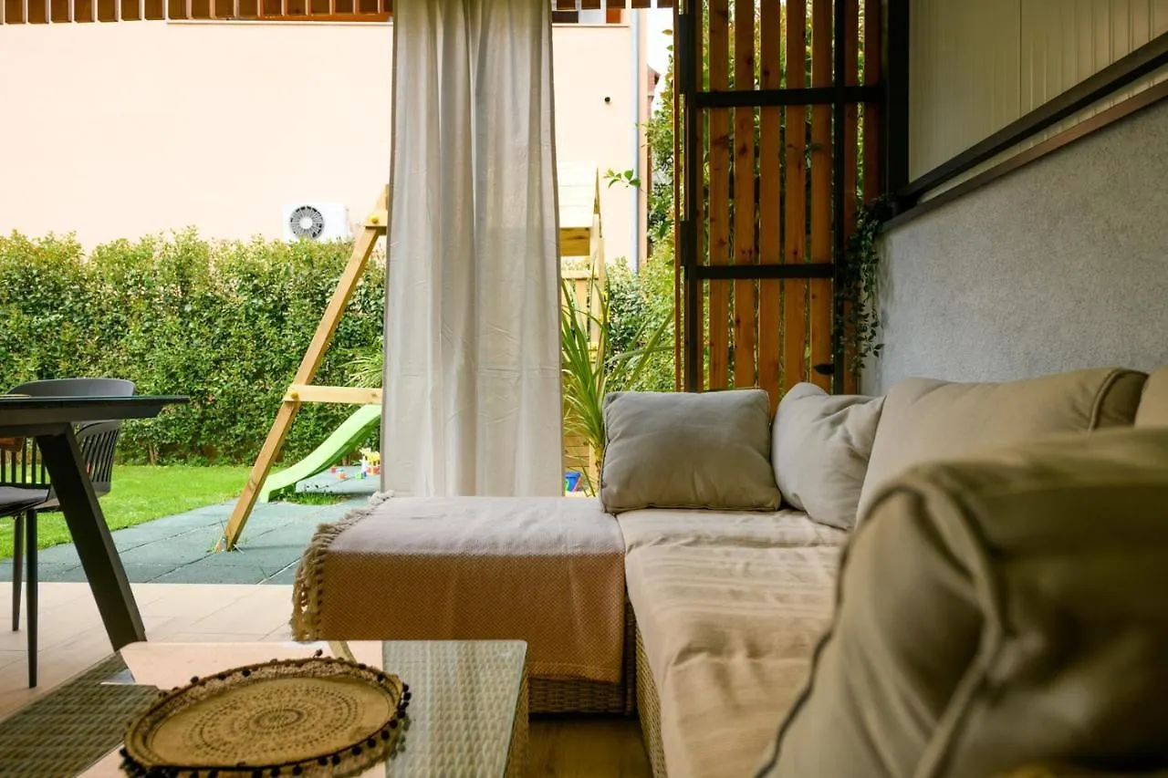 Lounge House Dolce Vita Пула Вилла