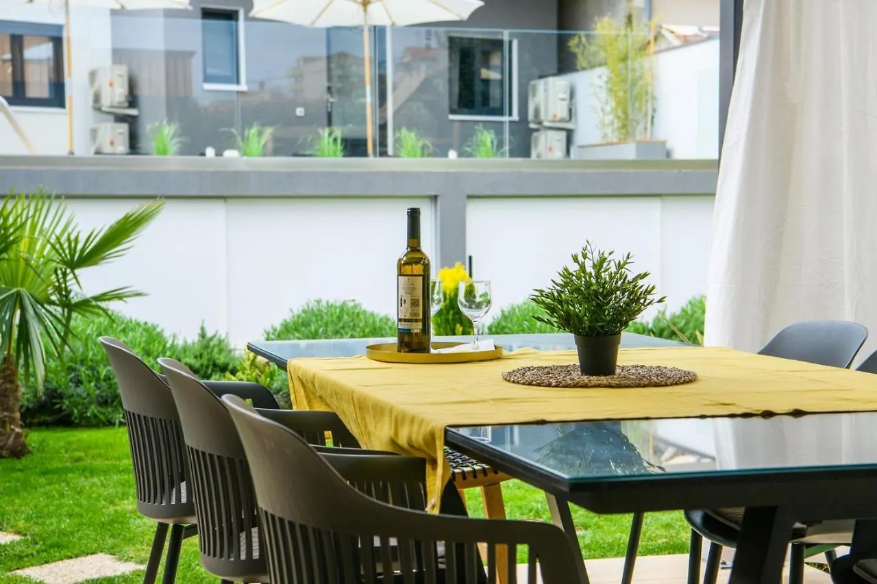 Lounge House Dolce Vita Пула Вилла
